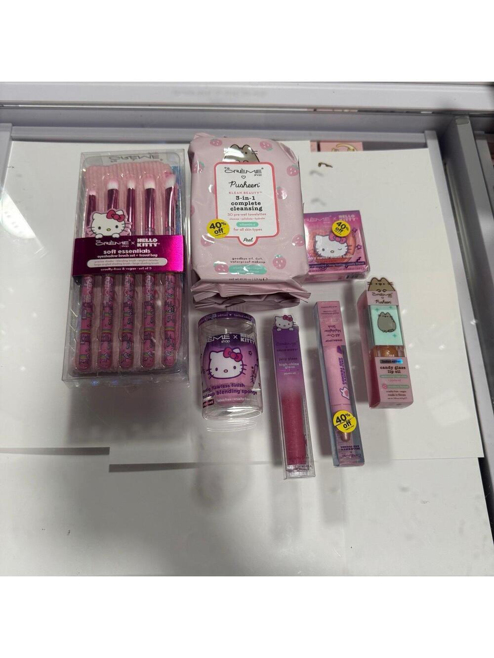 Creme Hello kitty Makeup Lot